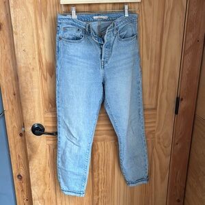 Women's Levi’s Light Blue Jeans